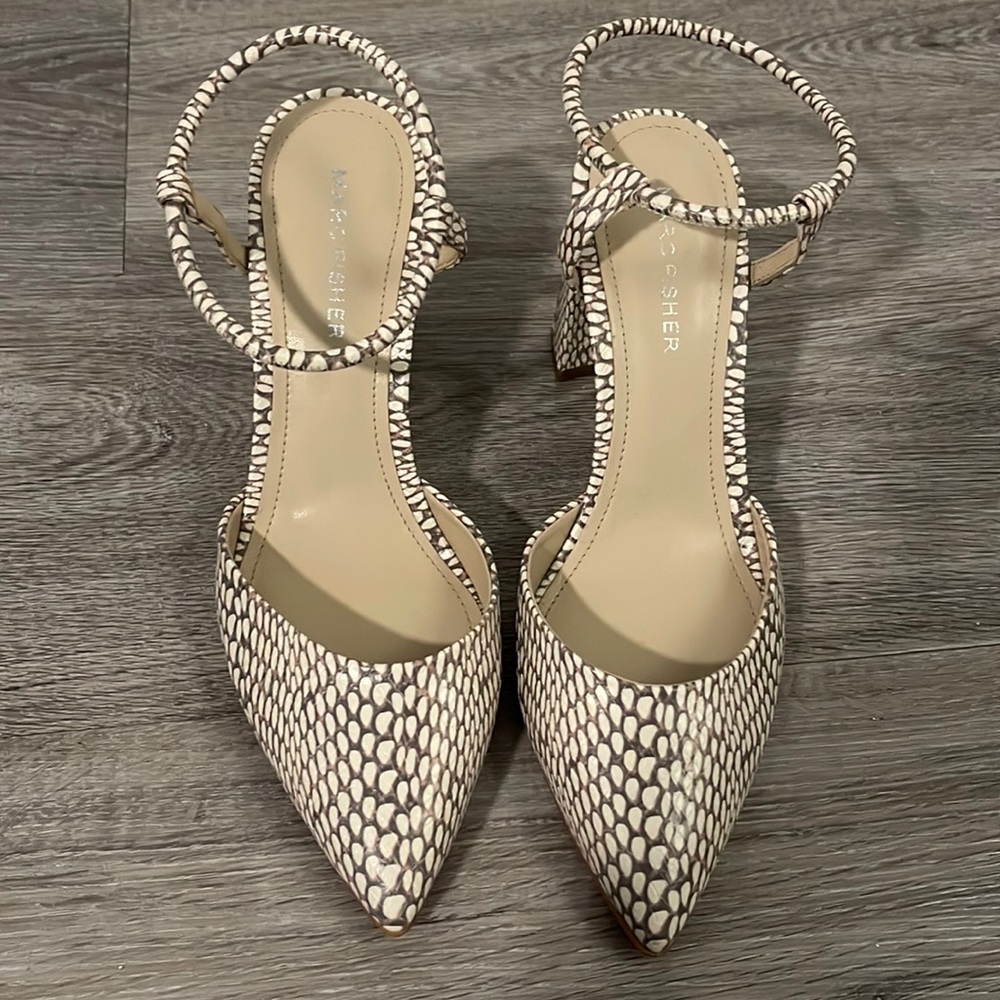 Marc Fisher Block Heel Size 6 US